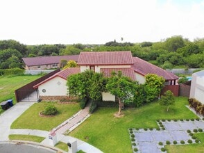 Building Photo - 4713 Quince Ave