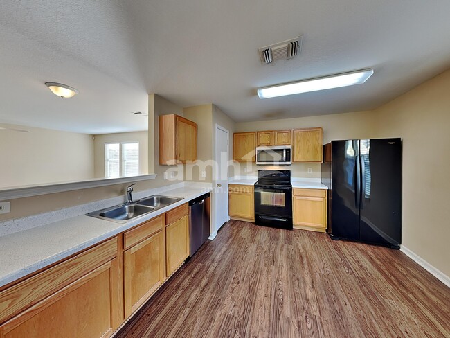 Building Photo - 9742 Liberty Grn