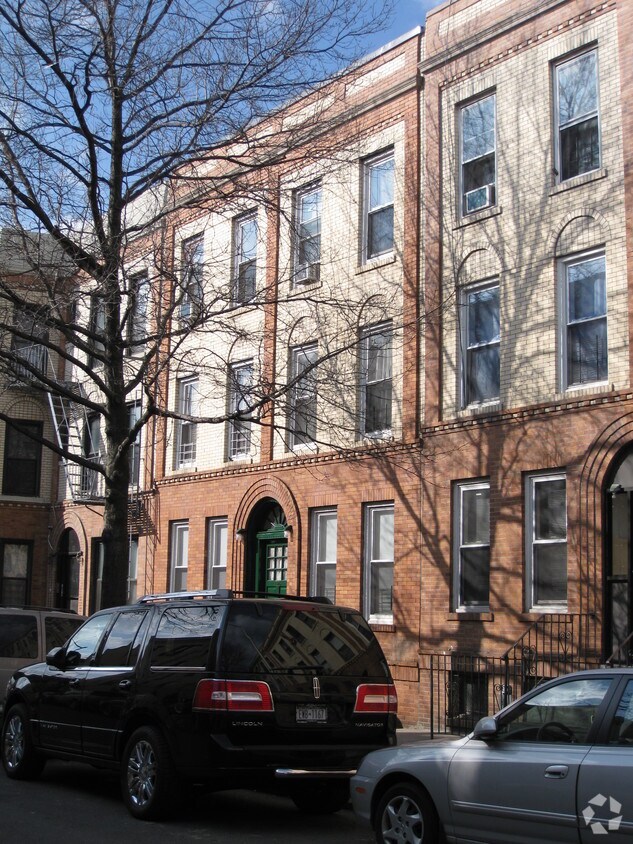 Foto del edificio - 41-18 54th St