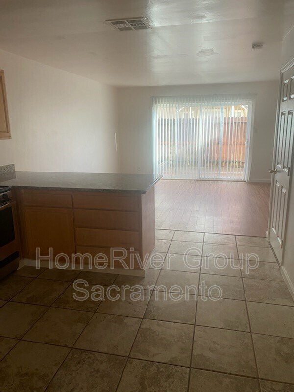 Foto del edificio - 1108 Evelyn Ln