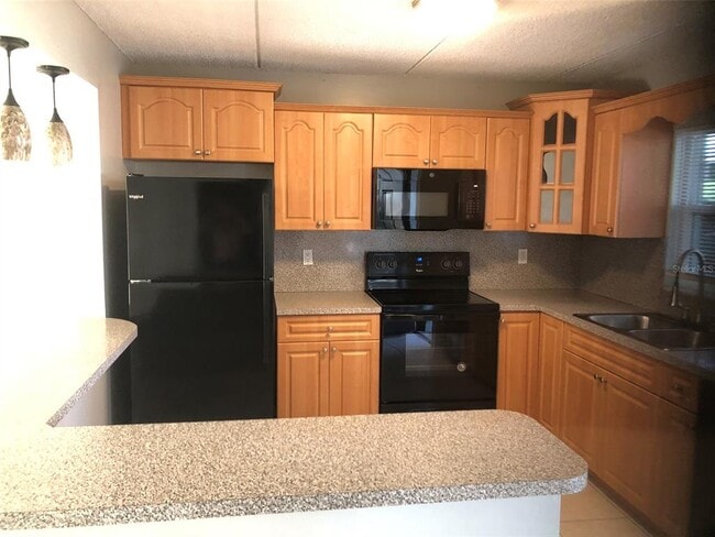 Building Photo - 2835 Somerset Park Dr