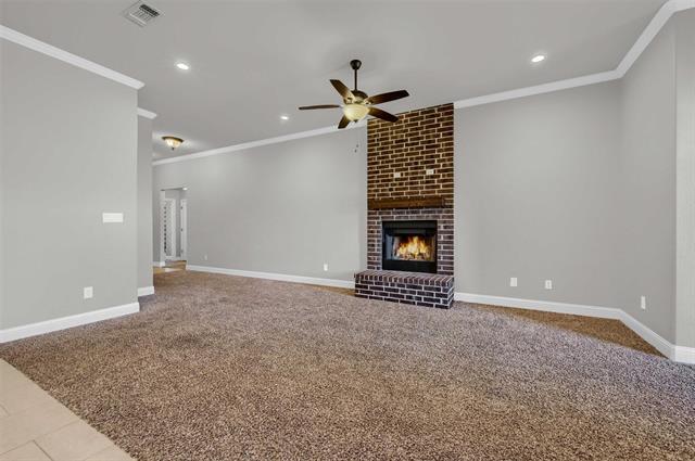 Building Photo - 2401 Southridge Ln