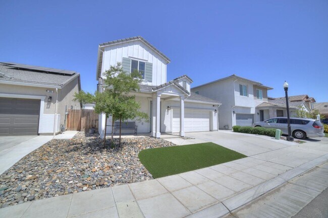 Building Photo - Newly Built 3/2.5 Woodside Home In Riverstone