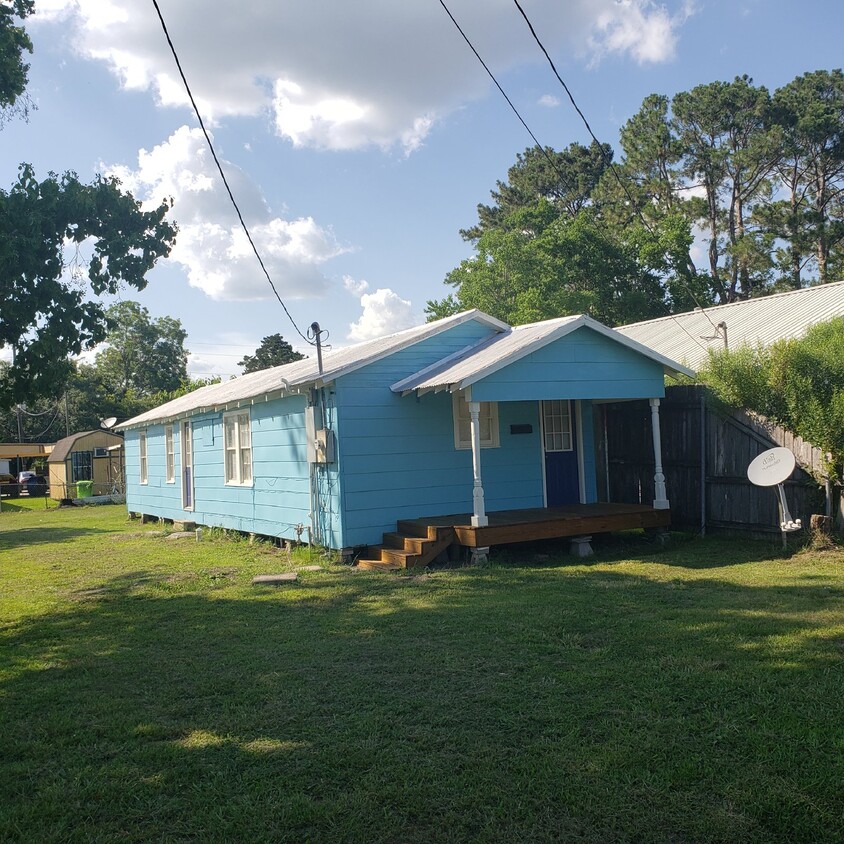 Primary Photo - Home for rent in Breaux Bridge