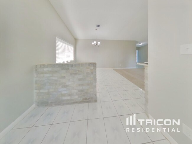 Foto del edificio - 23426 Canyon Lake Dr