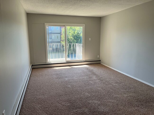 Building Photo - 1 Bed 1 Bath Unit in Red Deer, AB