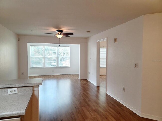 Foto del edificio - 5475 Vineland Rd