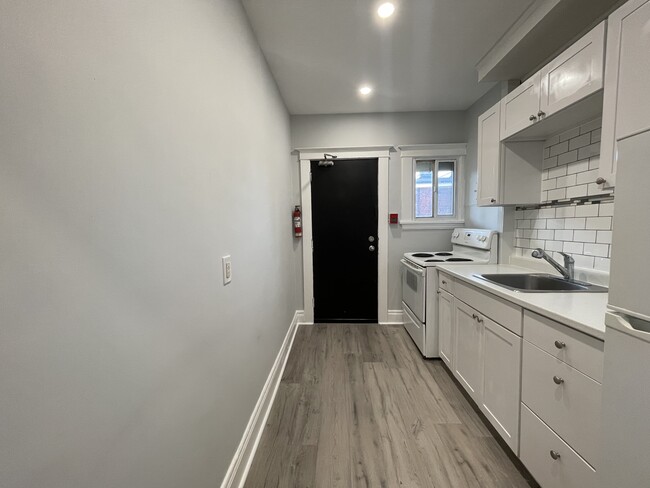 Photo du bâtiment - Historic & Affordable 2 Bedroom Suite