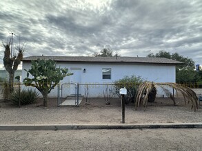 Building Photo - 440 S Sentinel Ave