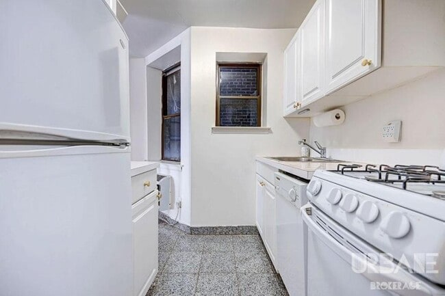Building Photo - 0 bedroom in NEW YORK NY 10014