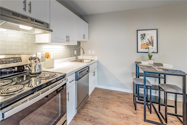 Foto del edificio - 9815 Copper Creek Dr