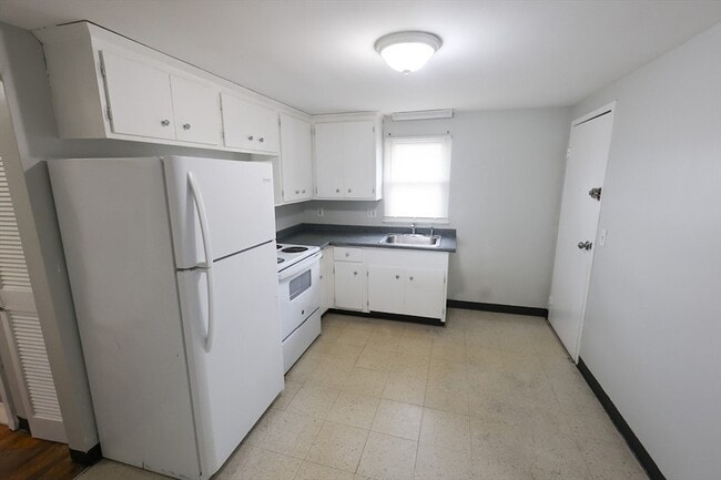 Photo - 12 Essex Street Unit 6 Apartment