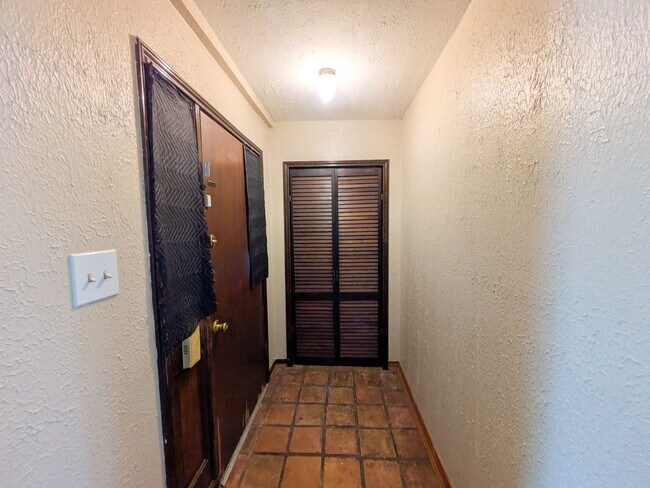 Building Photo - 770 Peyton Dr