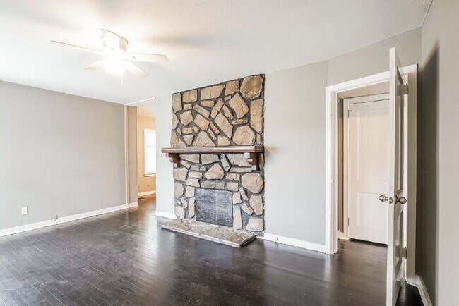 Foto del edificio - Recently Remodeled Clean Home for Immediate Move-In