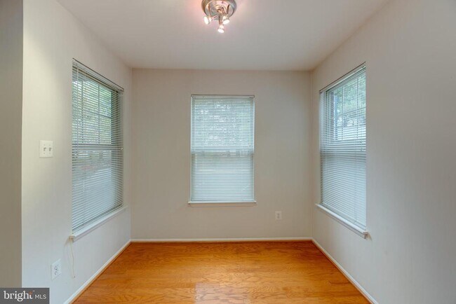 Foto del edificio - 1727 Ascot Way