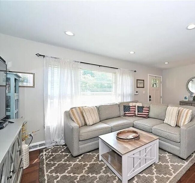 Newly Updated Ranch Home with Amazing Back... House for Rent in