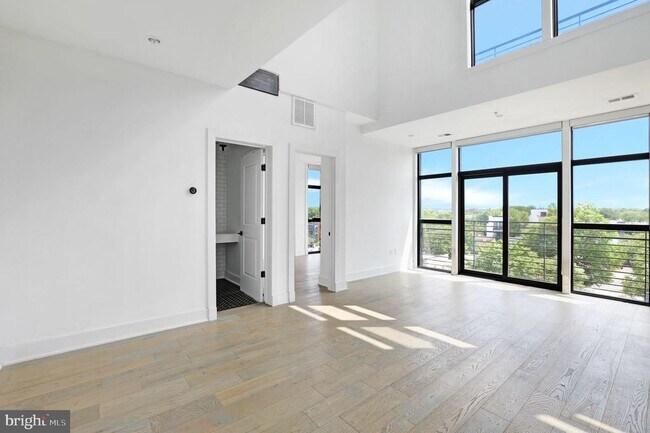 Foto del edificio - 1402 H St NE