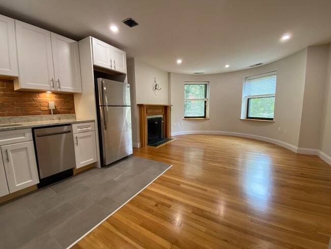 Building Photo - 95 Gainsborough St