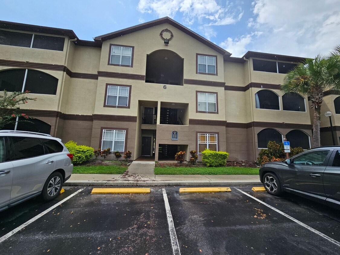 Primary Photo - 1 Bedroom, 1 Bath First Floor Condo in Gat...