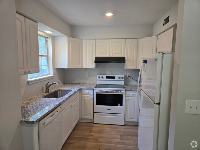 Building Photo - 126 Luden Dr
