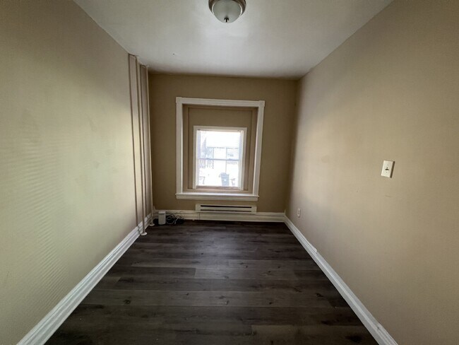 Foto del edificio - AVAILABLE NOW! Newly Renovated 1BR!