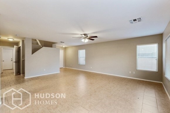 Foto del edificio - NOW AVAILABLE! - 22059 W Cantilever St, Bu...