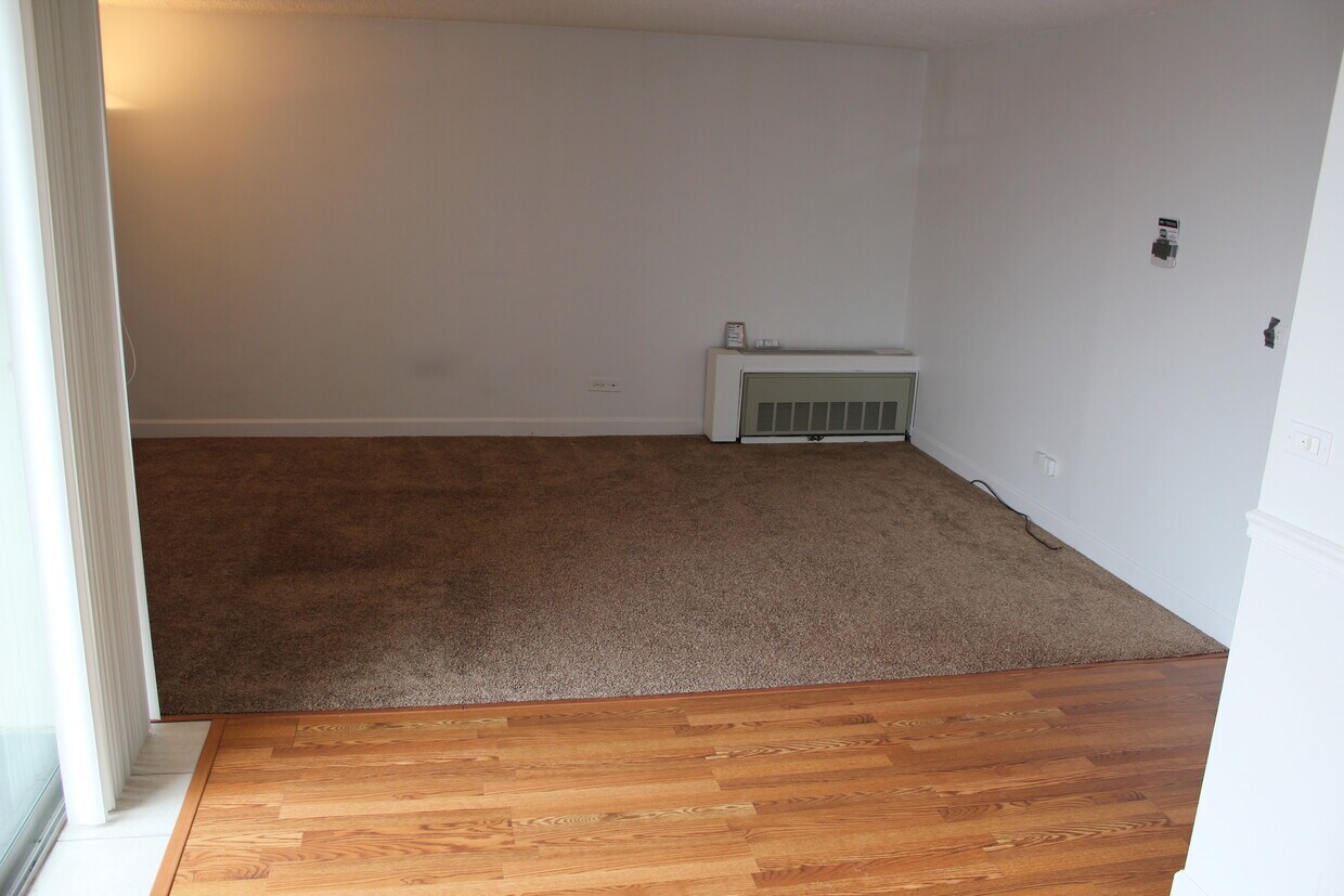 1043 S York Rd Unit 301, Bensenville, IL 60106 Condo for Rent in