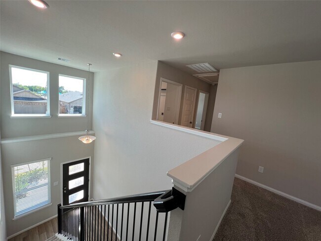 Foto del edificio - 5635 Giving Grace Wy