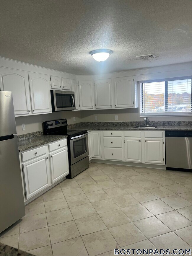 Foto del edificio - 4380 N Main St