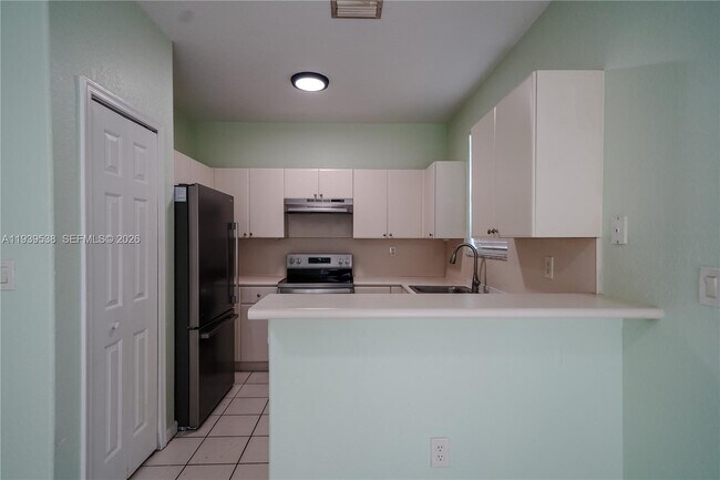 Foto del edificio - 1441 SE 24th Ct