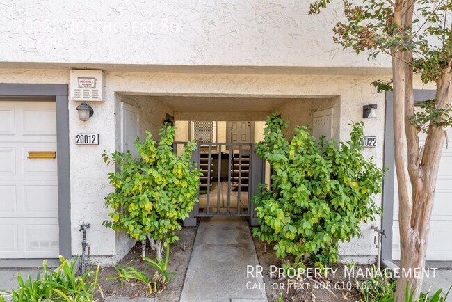 Building Photo - Well Maintained Townhome in Northpoint Com...