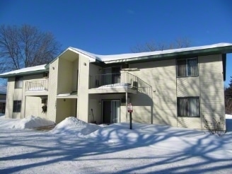 Building Photo - Pinewood Apartments