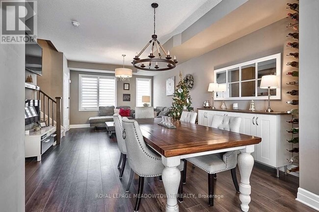 Building Photo - 70 Plains Rd W