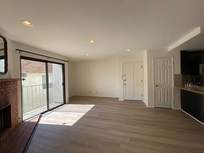 Foto del edificio - 10740 Lawler St