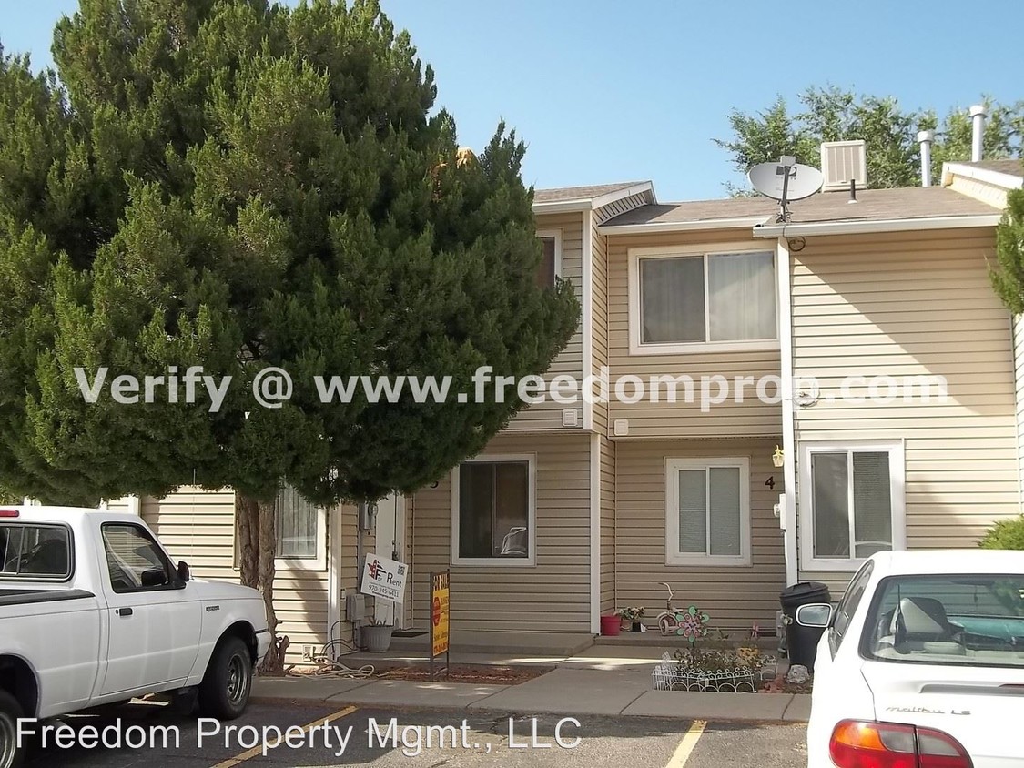 Primary Photo - 255 Beacon Ct
