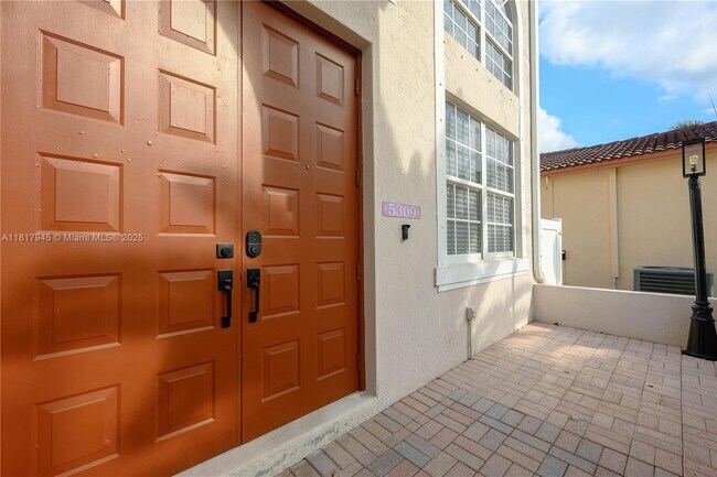 Building Photo - 5309 SW 133rd Ave