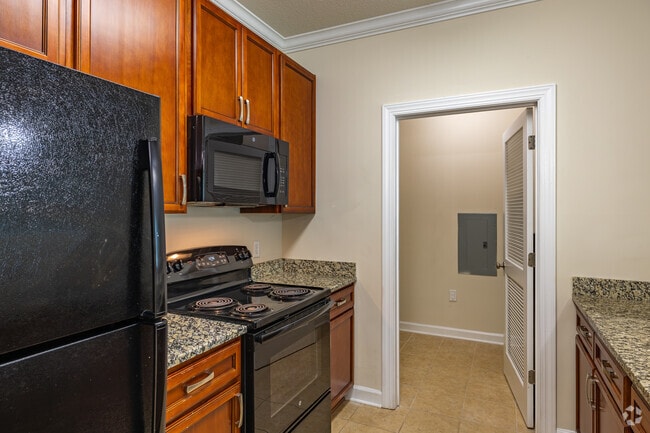 3BR, 2BA - 1,383SF Kitchen - Reserve at Regents Center