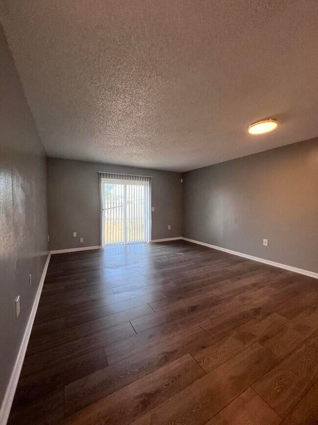 Foto del edificio - 1514 Clearlake Rd
