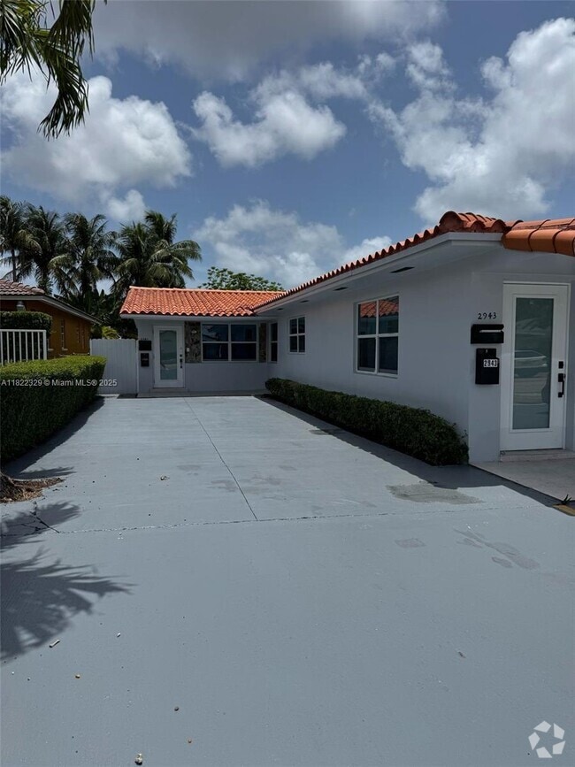 Building Photo - 2941 SW 36th Ave