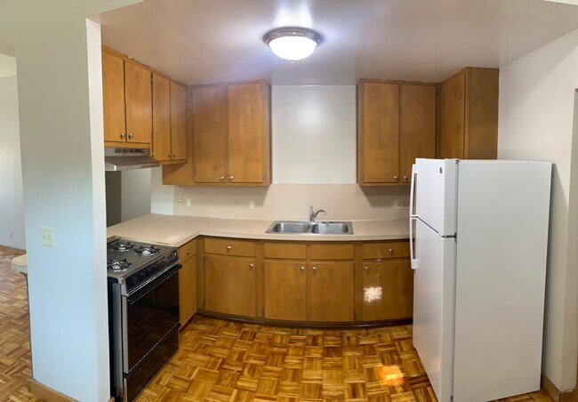 Foto del edificio - NW 3 bed side by side duplex 501 11th