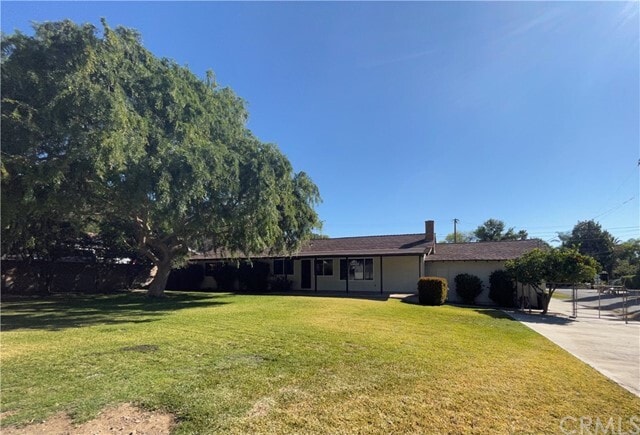 Building Photo - 511 N Yucca Ridge Rd