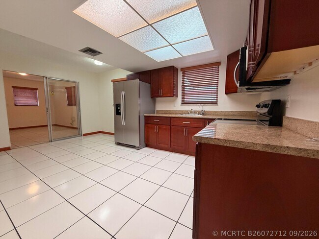 Foto del edificio - 727 SW 5th St