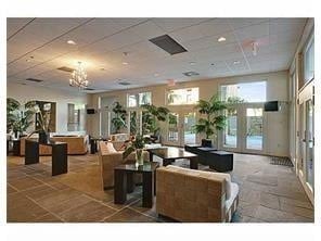 Foto del edificio - 1205 St Charles Ave