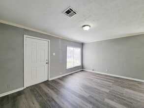 Building Photo - 2330 Cedar Dr