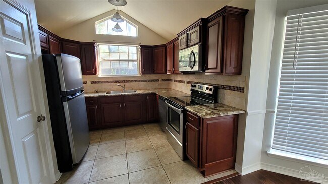 Building Photo - 4559 Tradewinds Dr