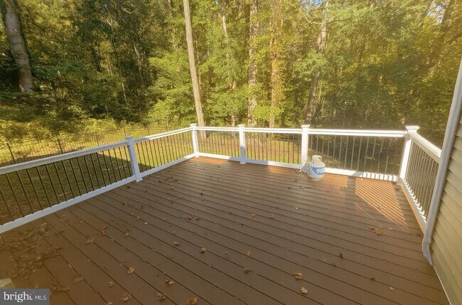 Building Photo - 9000 Marcellas Dr