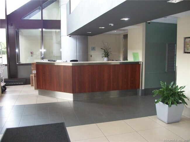 Foto del edificio - 127 Greyrock Pl