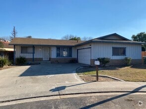 Building Photo - 2036 Sweetwater Dr