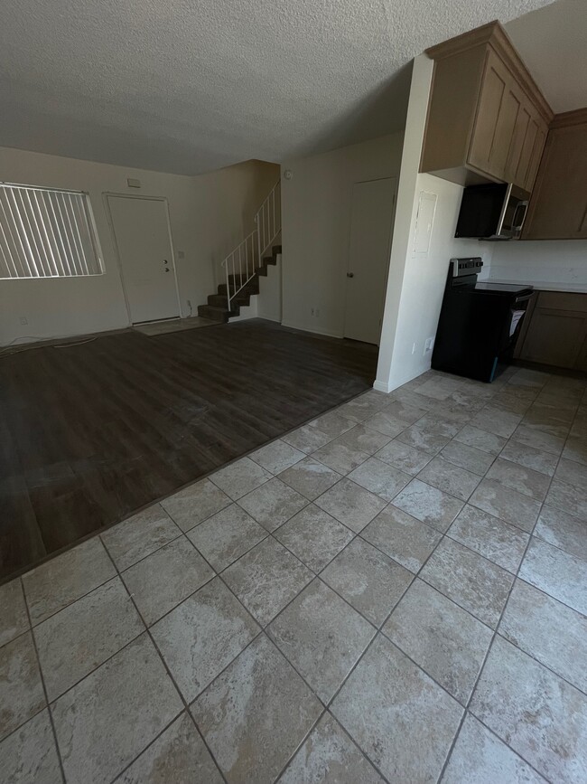 Dining area - 3505 Emerald St
