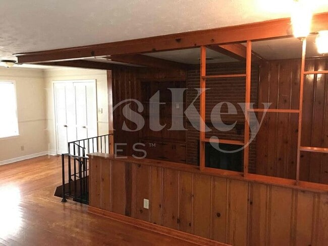 Building Photo - 5101 Haleville Rd